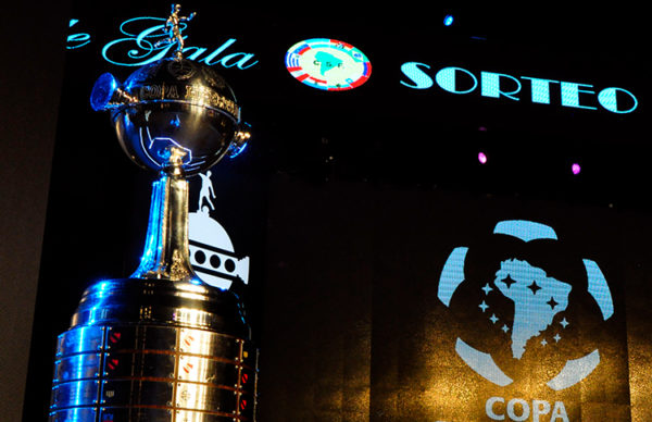 copa_libertadores_trofeo__0