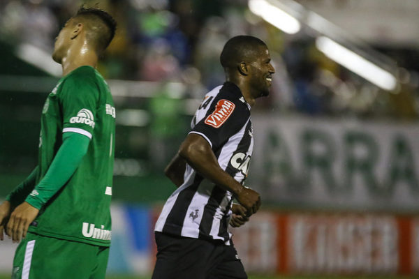 Atlético-MG empata com a Chapecoense na Arena Condá Atlético-MG empata com a Chapecoense na Arena Condá