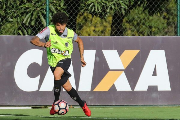 Atlético-MG: Luan treina entre os titulares