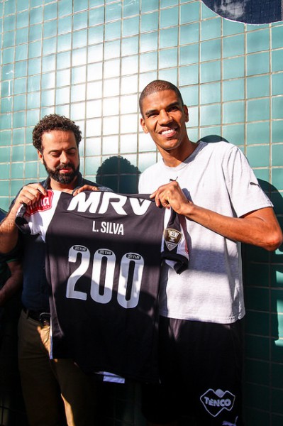 18289753696_2d9805eb11_z